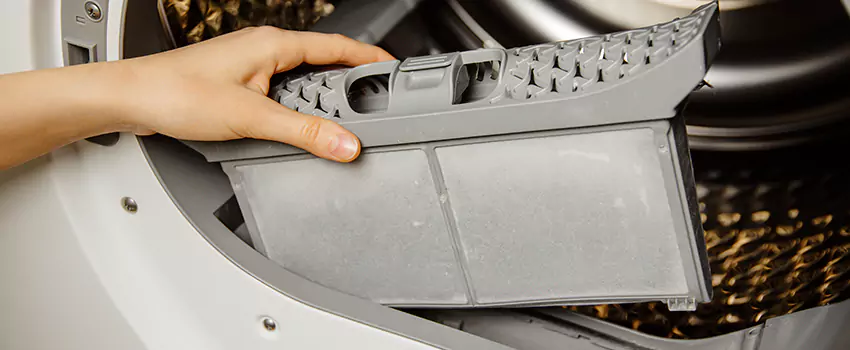 Signs Of A Clogged Dryer Lint Trap in Lawrence, Massachusetts